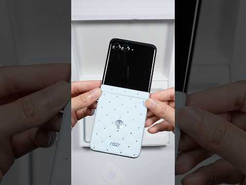 Motorola &amp; Swarovski Limited Edition RAZR and Moto Buds Loop in PANTONE Ice Melt Unboxing!