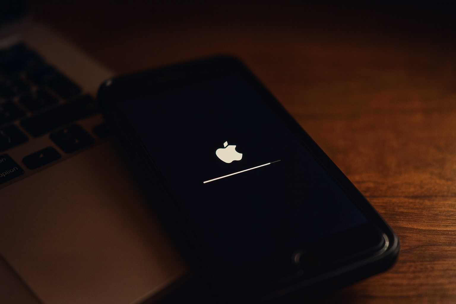 Apple Now Recommends iOS 26.1 for iOS 18 iPhone Users as iOS 26.2 Unlocks New Customization Features