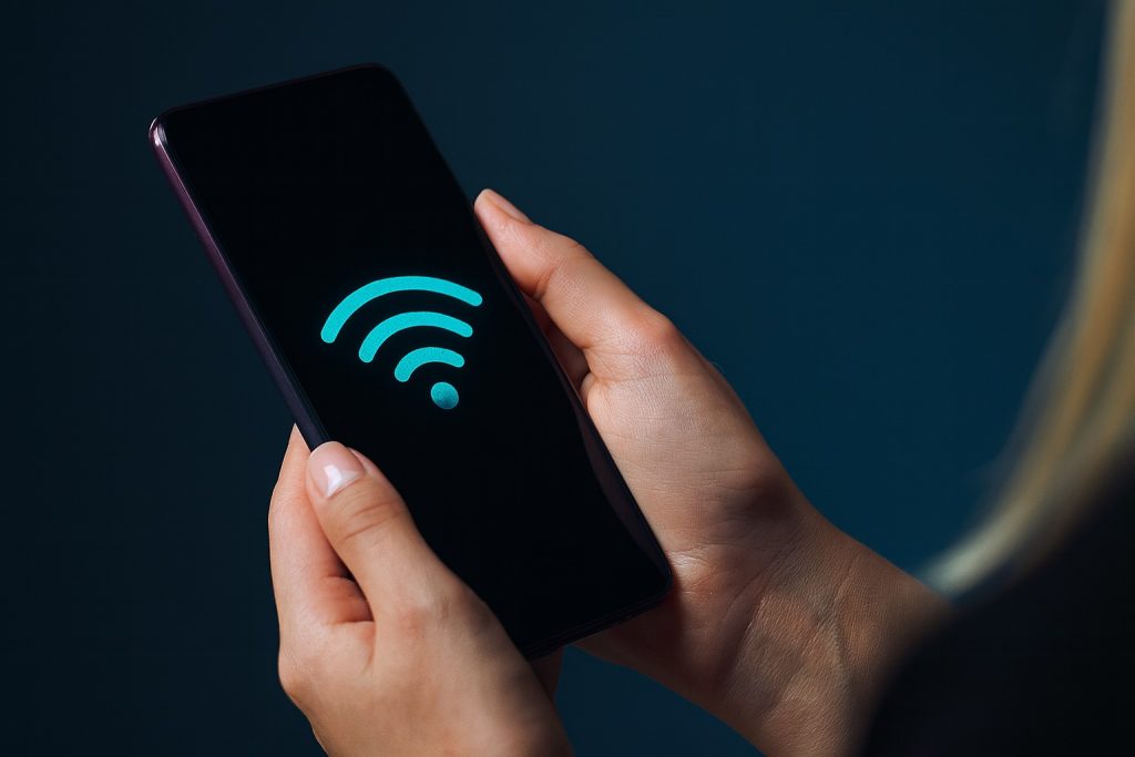 Why You Should Turn Off Your Phone’s Wi‑Fi Every Time You Leave Home – December 2025 Security Warning