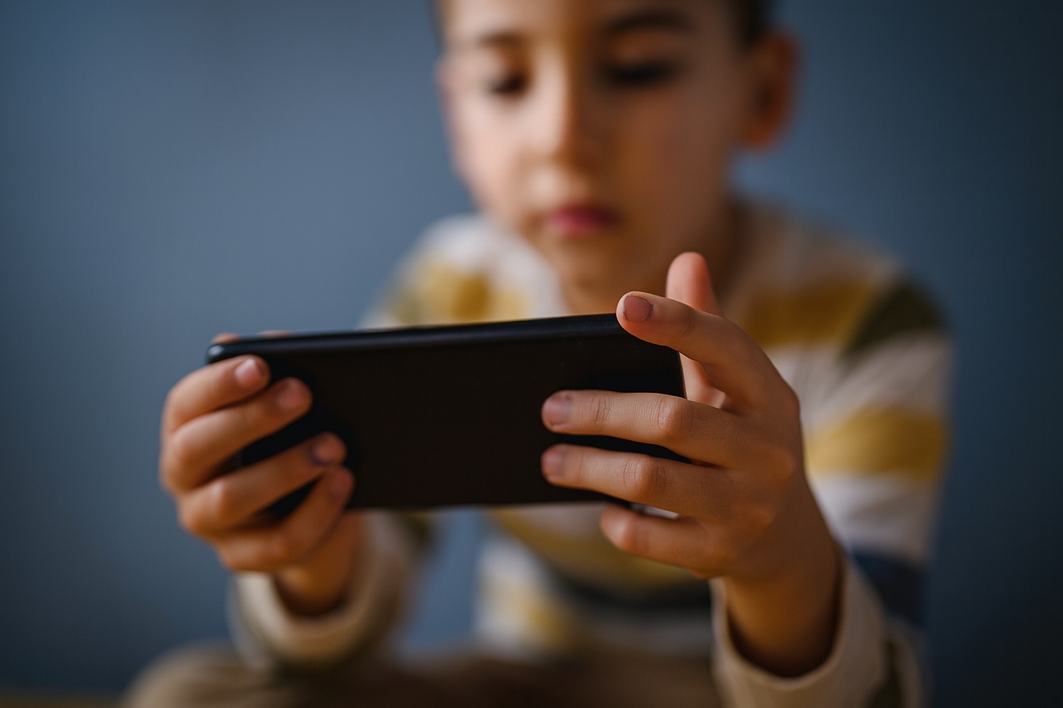 New Study Links Smartphones Before Age 12 to Higher Risks of Depression, Obesity and Poor Sleep