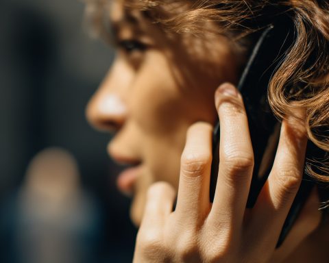 Mobile Networks Explode: 2.6B on 5G, 6G Hits 280Gbps, But 3.1B Still Offline (Sept 29–30, 2025)