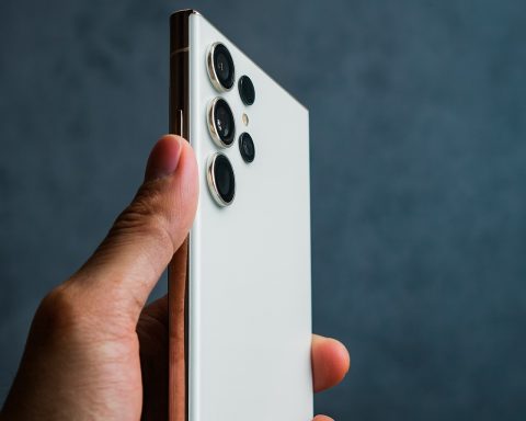 Samsung’s Galaxy S26 Ultra Rumors: Stealing Apple’s ‘Cosmic Orange’ Colorway?