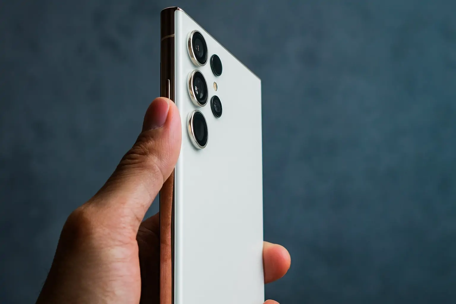 Samsung’s Galaxy S26 Ultra Rumors: Stealing Apple’s ‘Cosmic Orange’ Colorway?