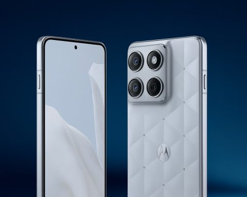 Motorola Edge 70 Swarovski Edition Leaks in Pantone ‘Cloud Dancer’, Tipped as 2026 Pantone Colour of the Year