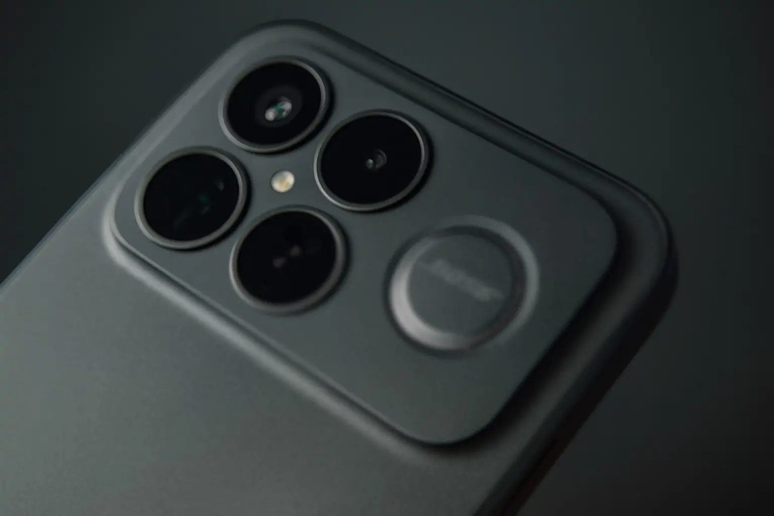 Poco F8 Ultra review round‑up: denim‑backed Bose flagship lands with Black Friday deals and stackable 10% discounts (November 28, 2025)