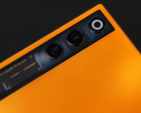 RedMagic 11 Air Leak Reveals Cooling Fan as Liquid‑Cooled RedMagic 11 Pro Shines in Early Reviews