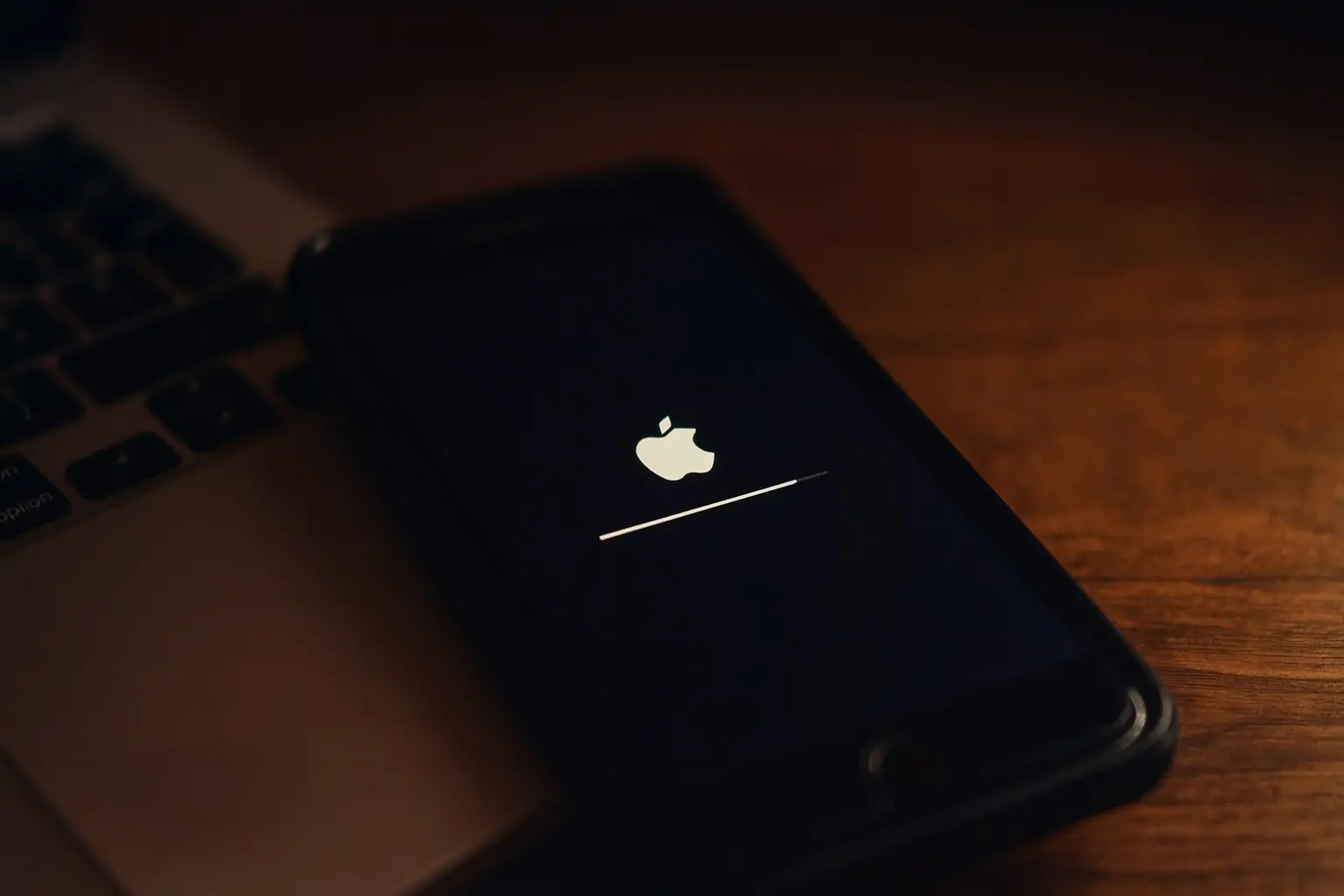 Apple Now Recommends iOS 26.1 for iOS 18 iPhone Users as iOS 26.2 Unlocks New Customization Features