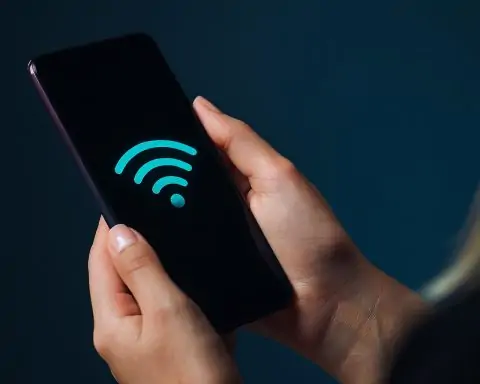Why You Should Turn Off Your Phone’s Wi‑Fi Every Time You Leave Home – December 2025 Security Warning