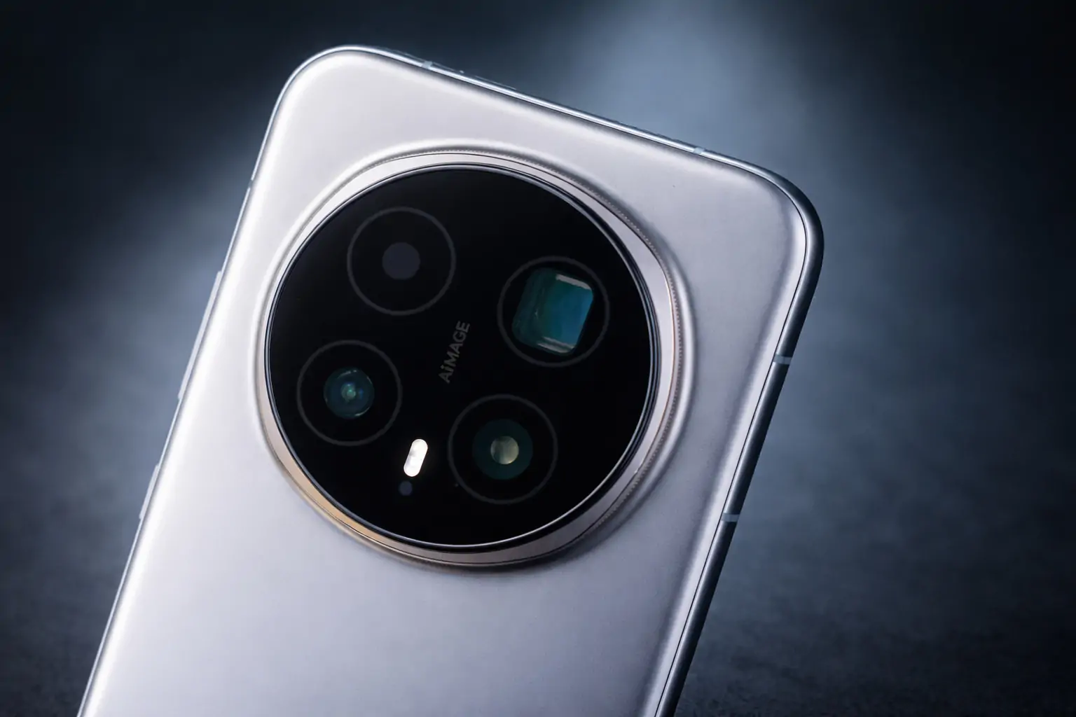 HONOR Magic8 Pro Cracks DXOMARK Top 5 With a 165 Camera Score as ‘Christmas Miracle’ AI Photo Fixes Grab Attention