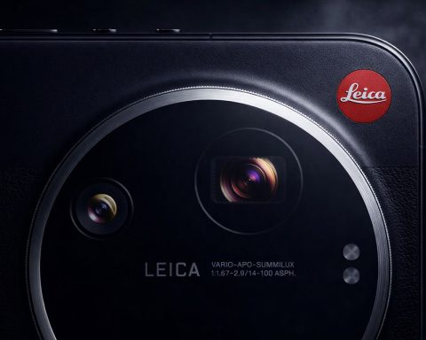 Xiaomi 17 Ultra by Leica vs Huawei Mate 80 Pro Max: Manual Zoom Ring Ignites 2025’s Biggest Camera Phone Battle (Dec 28, 2025)