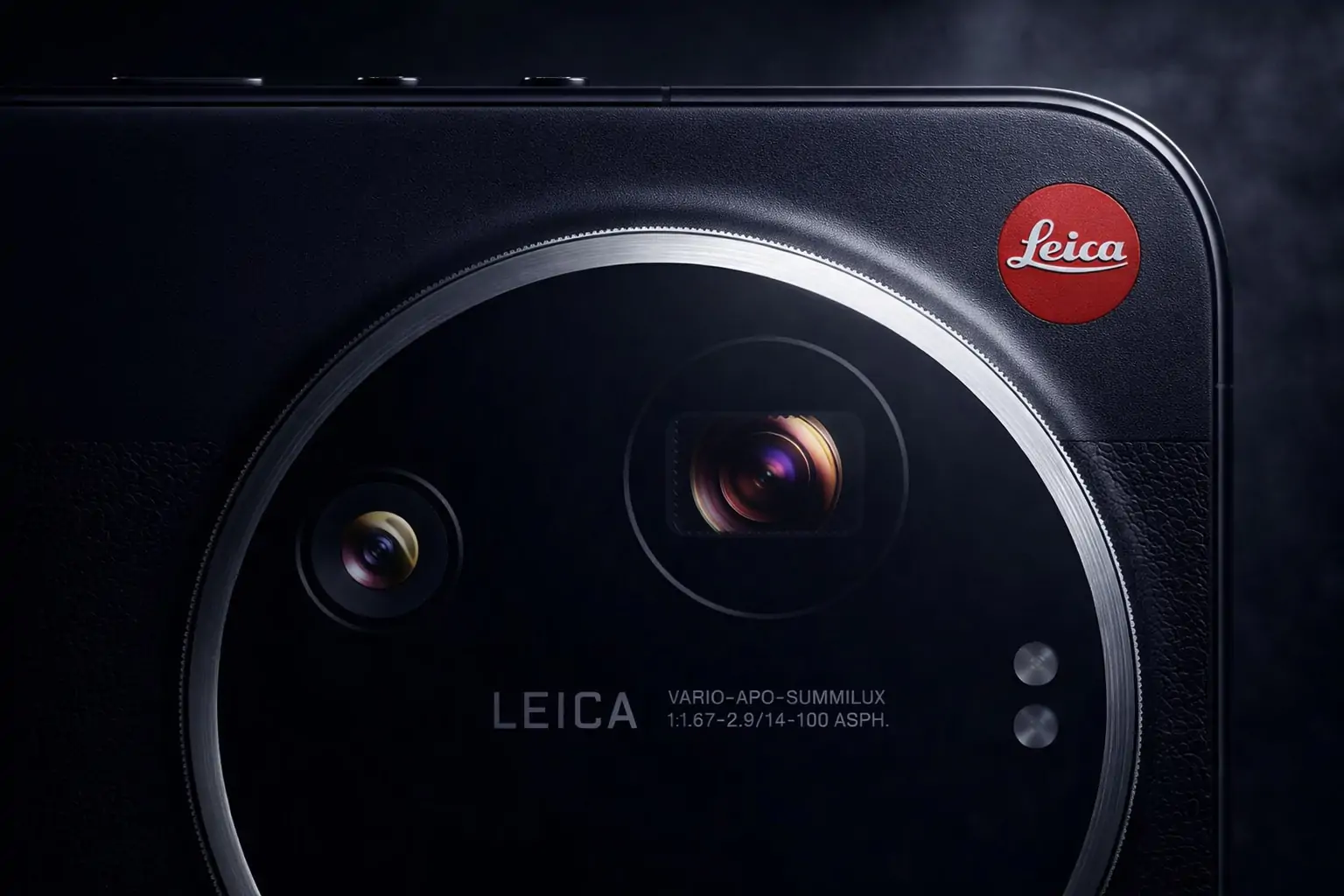 Xiaomi 17 Ultra by Leica vs Huawei Mate 80 Pro Max: Manual Zoom Ring Ignites 2025’s Biggest Camera Phone Battle (Dec 28, 2025)