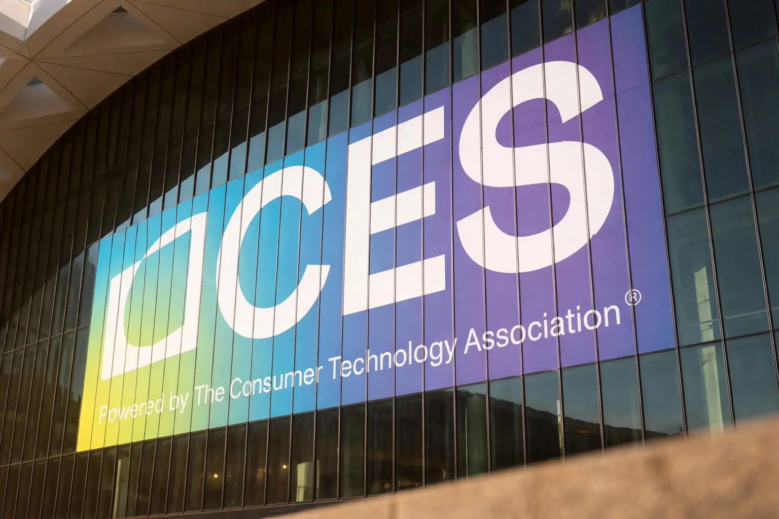 CES 2026 wrap-up: Clicks’ keyboard “Communicator,” Ikko’s square Android, and Samsung’s TriFold steal the phone spotlight