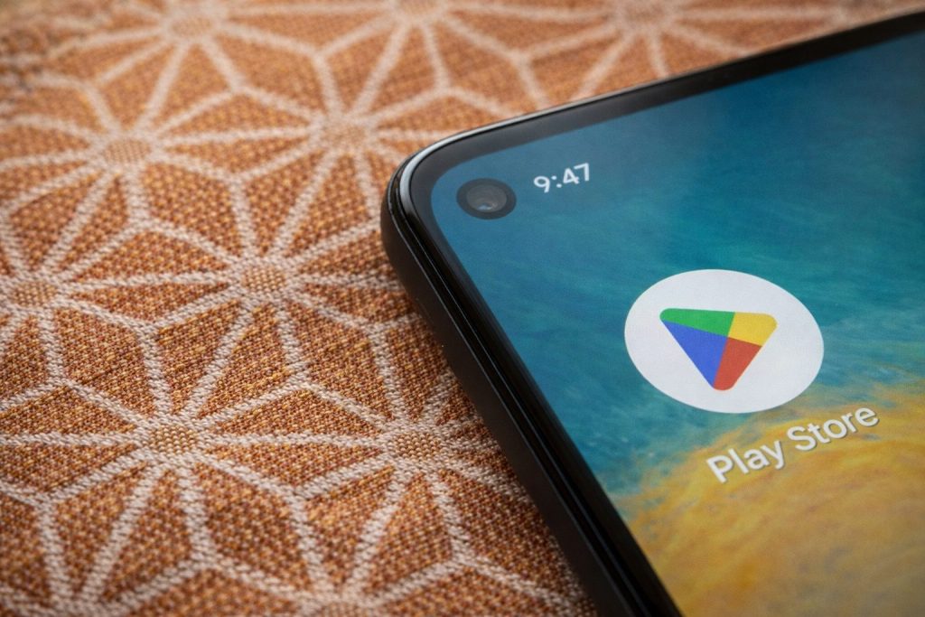 Windows 11 users: 5 popular Android apps you still won’t find on the Microsoft Store