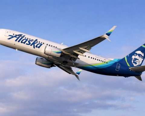 Alaska Airlines pilot pay scale hits $361 an hour, putting labor costs back in focus