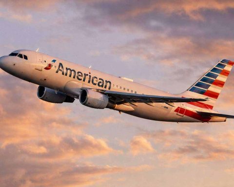 American Airlines stock price slips premarket as oil jumps — 10‑K filing and safety vote ahead