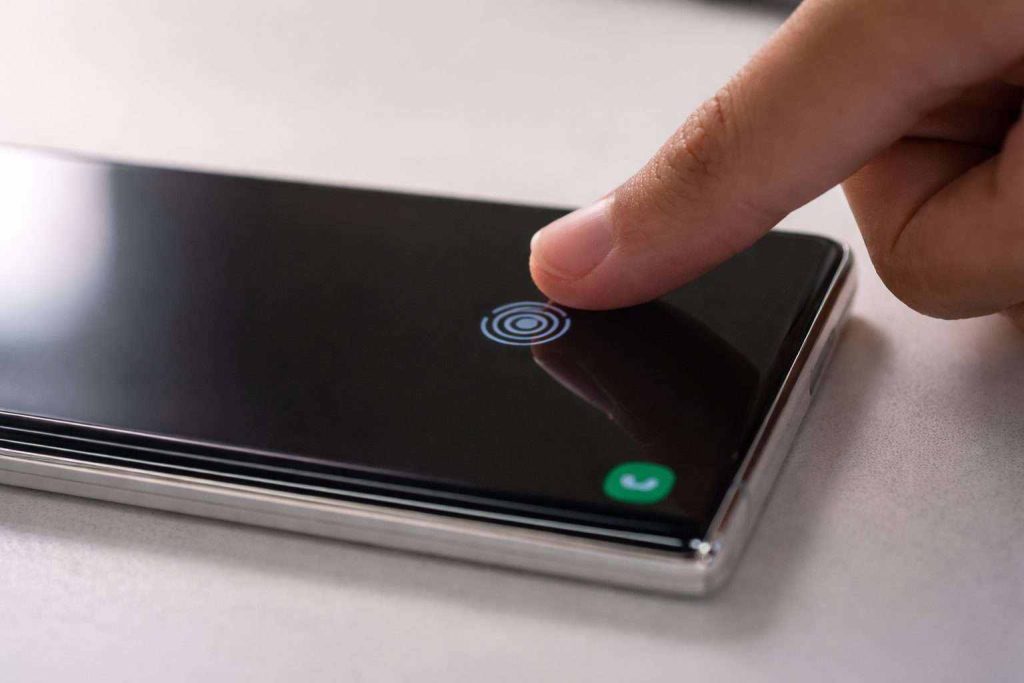 Android fingerprint unlock “downgrade” claim reignites the Face ID fight