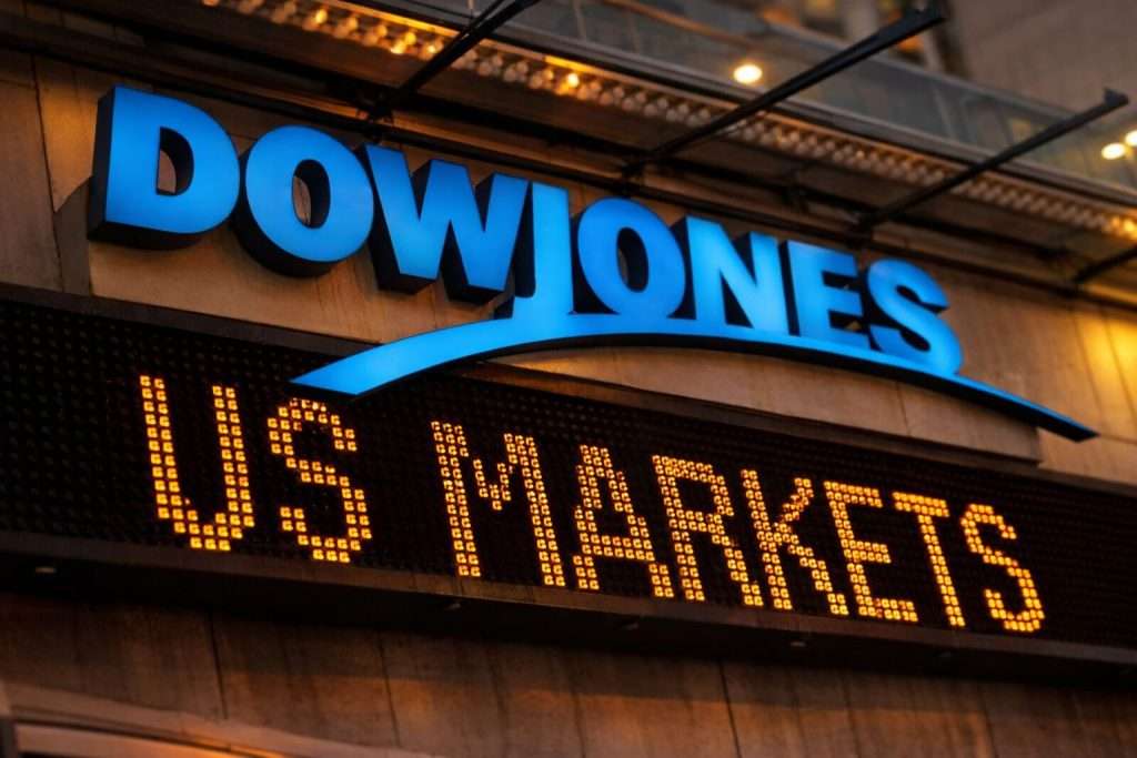 Dow Jones today: DJIA climbs 300 points as Home Depot beats estimates and IBM rebounds