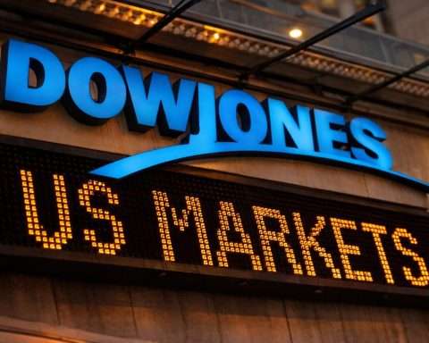 Dow Jones today: DJIA climbs 300 points as Home Depot beats estimates and IBM rebounds