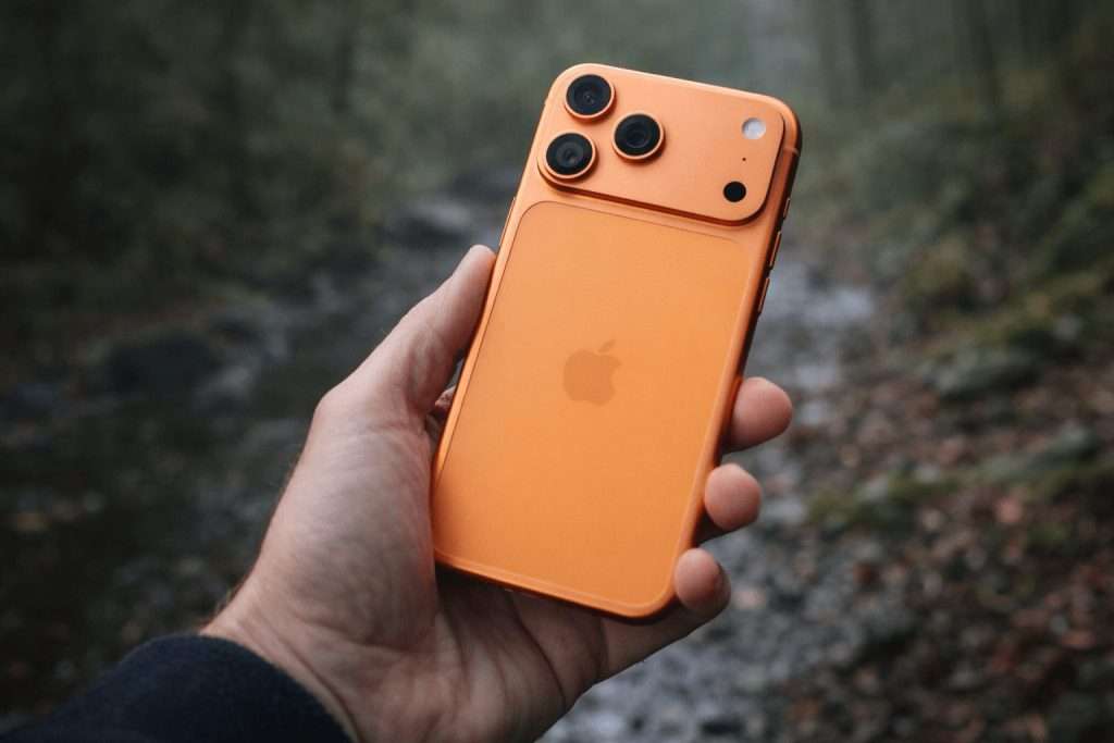 iPhone 17 Pro Max Tops 35-Phone Battery Test — Even Without the Biggest Battery