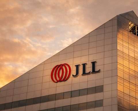 JLL stock price jumps nearly 10% after earnings, 2026 target puts deal rebound back in focus