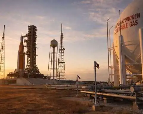 NASA’s Artemis II Moon Rocket Beats Hydrogen Leaks in Key Fueling Test, Keeping March 6 in Play