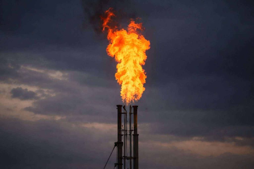 Natural gas price drops toward $3 as mild forecasts bite; traders eye next EIA storage report