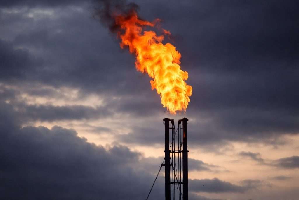 Natural gas slips below $3 as storm support fades and traders eye Thursday’s storage data