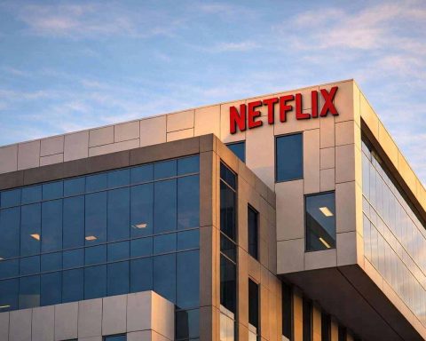 Netflix stock steadies premarket as Paramount lifts Warner bid and Trump heat hangs over NFLX