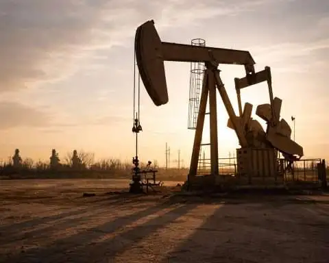 Oil prices cling to six-month highs as Trump weighs Iran strike; Brent above $71