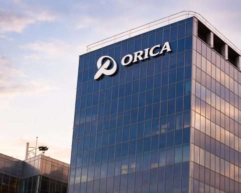Orica Limited stock slips despite fresh buyback spend as director buys shares