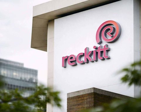 Reckitt Benckiser share price steadies near a 52-week high as investors eye Friday’s payout