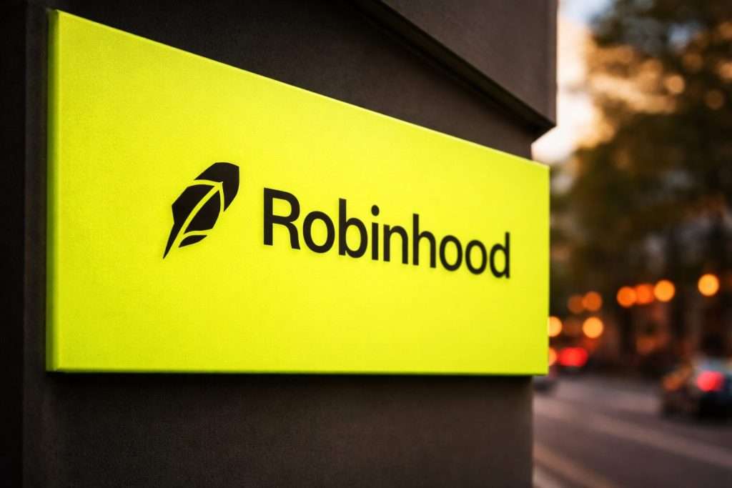 Robinhood stock jumps nearly 7% into Presidents Day break as traders track bitcoin, new CFO