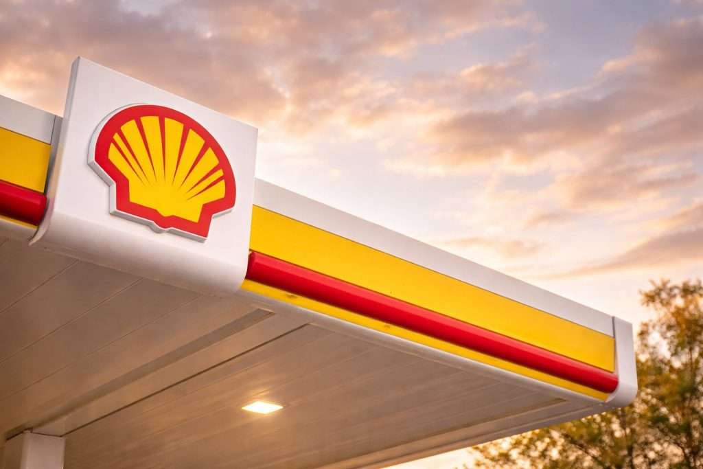 Shell stock in focus: LNG tie-up with METLEN lands as oil stays near seven-month highs