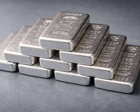 Silver price today: XAG/USD ends week up 8% after tariff shock and mixed US data