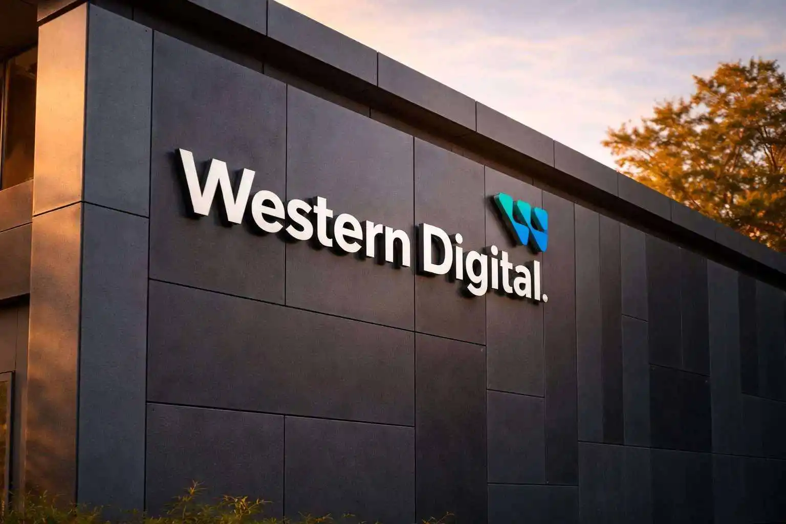 Western Digital stock drops in Tuesday trade as insider-sale notice hits tape — what to watch next