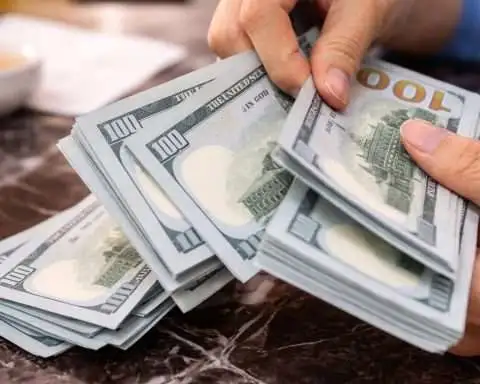 Dollar back in favor as Iran war jolts energy prices and flips euro bets