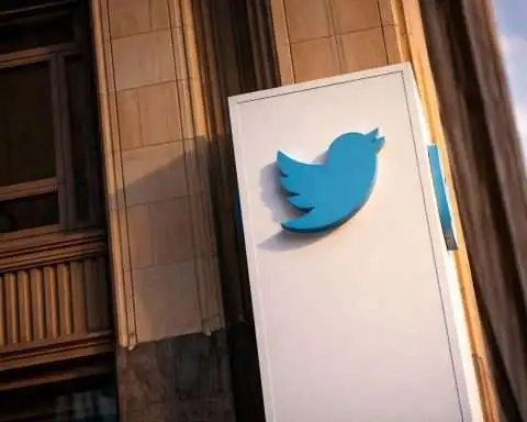 Elon Musk, SEC Enter Twitter Lawsuit Settlement Talks as Shareholder Jury Deliberates