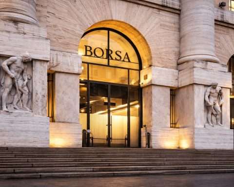 FTSE MIB week ahead: Italy deficit test and MPS-Mediobanca shake-up keep banks in focus