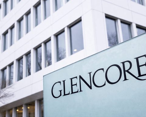Glencore Horne Smelter Rescue Takes Shape as Quebec Moves on Emissions Delay, Ottawa Weighs Aid