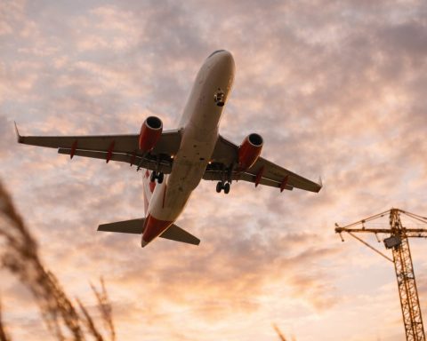 Iran War Jet Fuel Crisis Hits Summer Travel as Europe-Asia Airfares Surge