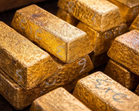 Iran war rattles oil, gold and stocks again as Seoul crashes and Wall Street hunts for an off‑ramp