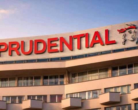 Prudential plc Stock Price Rises Ahead of 2025 Results as Cash-Flow Test Nears