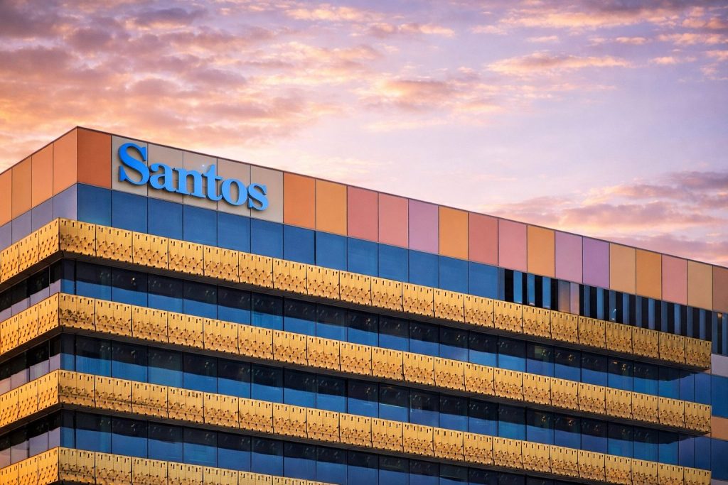 Santos share price edges lower after ASX rout as oil jumps, dividend FX update in view