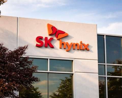 SK hynix stock price falls 11% below 1 million won after Kospi rout — what to watch next