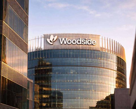 Woodside Energy share price closes higher as oil, LNG shock markets — what to watch next for ASX:WDS