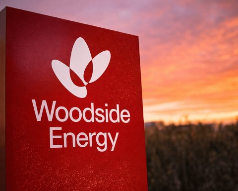 Woodside Energy Stock Price Edges Higher After Beaumont Handover, Lower-Carbon Delay Caps Gains