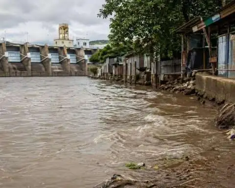 Akosombo Dam Flood Alert: VRA Moves as Ada East Flags 2,000 Riverbank Structures