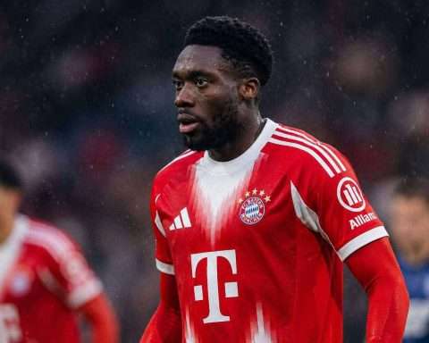 Alphonso Davies Transfer Twist: Bayern’s Stand Leaves Man United Waiting