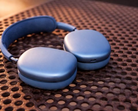Apple AirPods Max 2 Review Roundup: Better ANC, Same $549 Problem