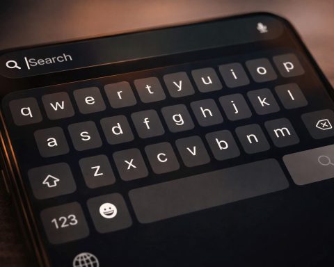 Apple’s iPhone Keyboard Bug: How One Missing Accent Can Lock Users Out
